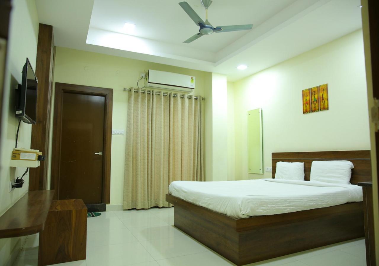 Hotel Maruthi Inn Nirmal  Екстер'єр фото