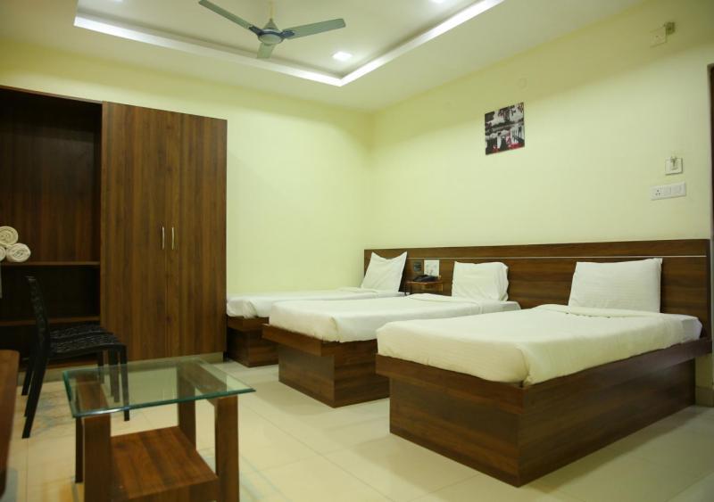 Hotel Maruthi Inn Nirmal  Екстер'єр фото