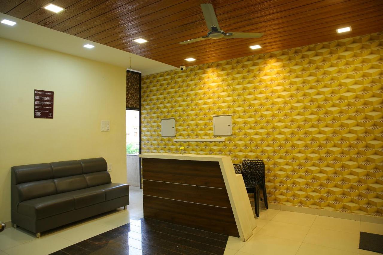 Hotel Maruthi Inn Nirmal  Екстер'єр фото