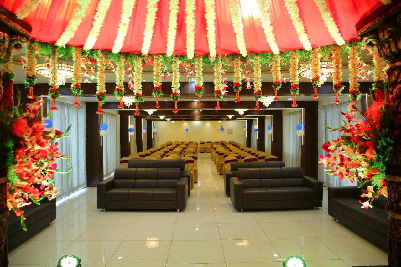 Hotel Maruthi Inn Nirmal  Екстер'єр фото