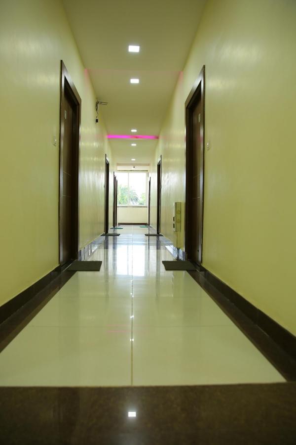 Hotel Maruthi Inn Nirmal  Екстер'єр фото