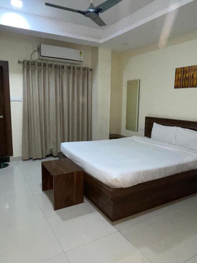 Hotel Maruthi Inn Nirmal  Екстер'єр фото